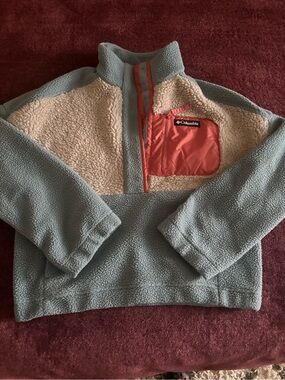 Columbia Woman' Fleece Pullover Jacket in Light Blue and Cream with Coral Pocket